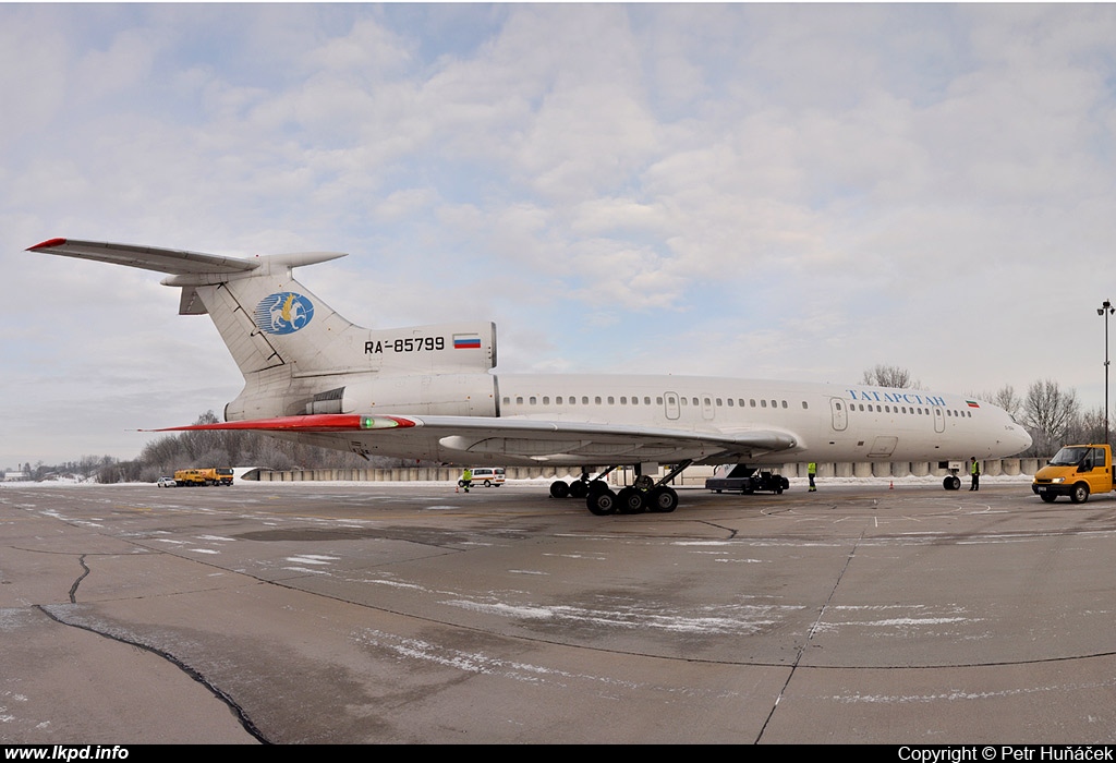 Tatarstan Airlines – Tupolev TU-154M RA-85799