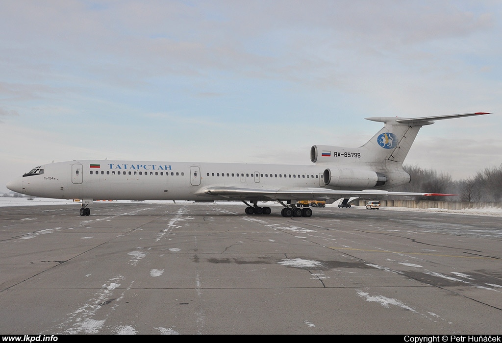 Tatarstan Airlines – Tupolev TU-154M RA-85799