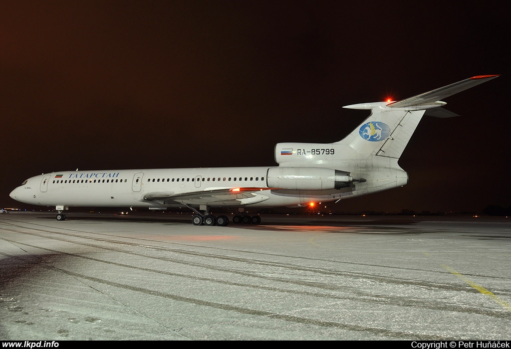 Tatarstan Airlines – Tupolev TU-154M RA-85799