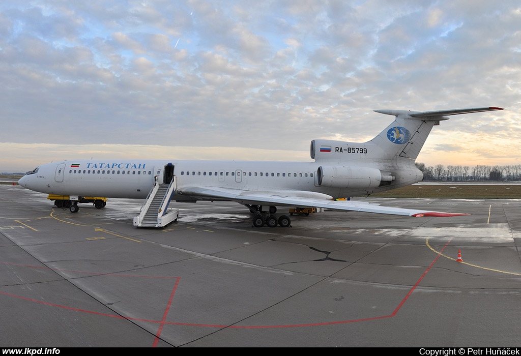 Tatarstan Airlines – Tupolev TU-154M RA-85799