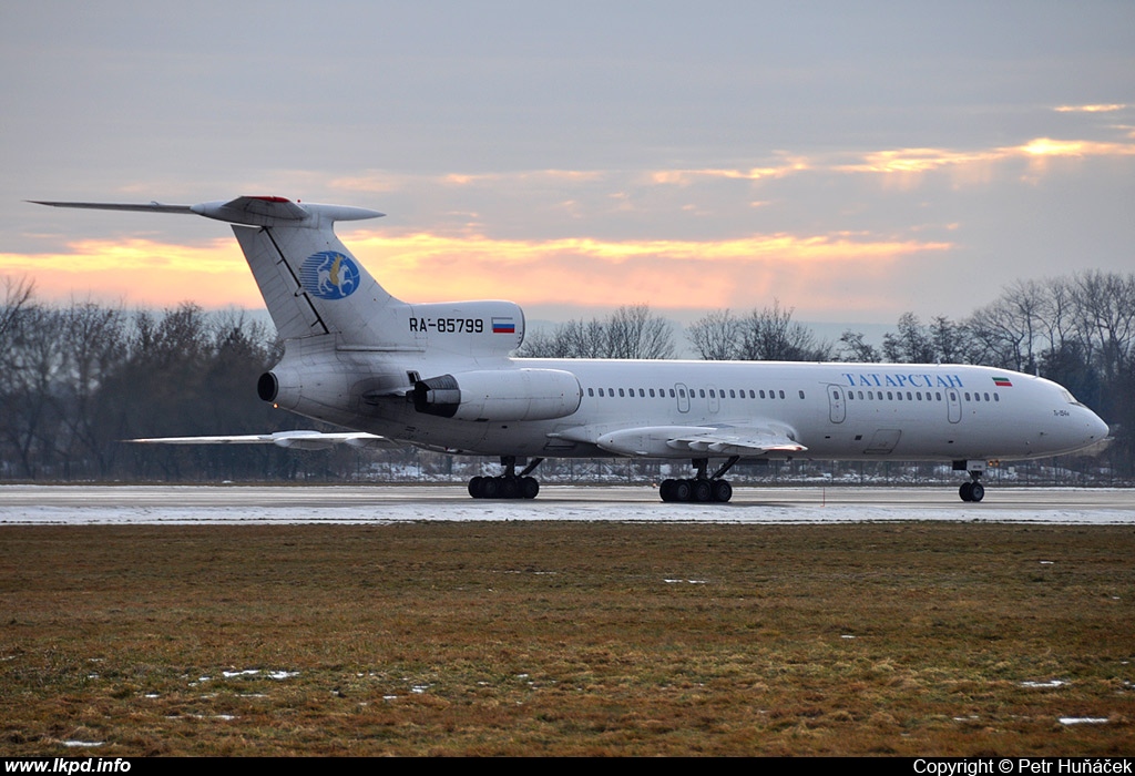 Tatarstan Airlines – Tupolev TU-154M RA-85799