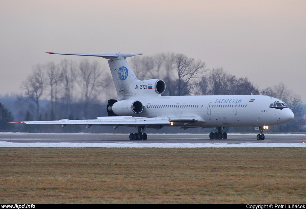 Tatarstan Airlines – Tupolev TU-154M RA-85799