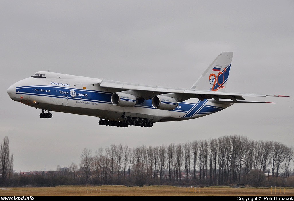 Volga-Dnepr Airlines – Antonov AN-124-100 RA-82081