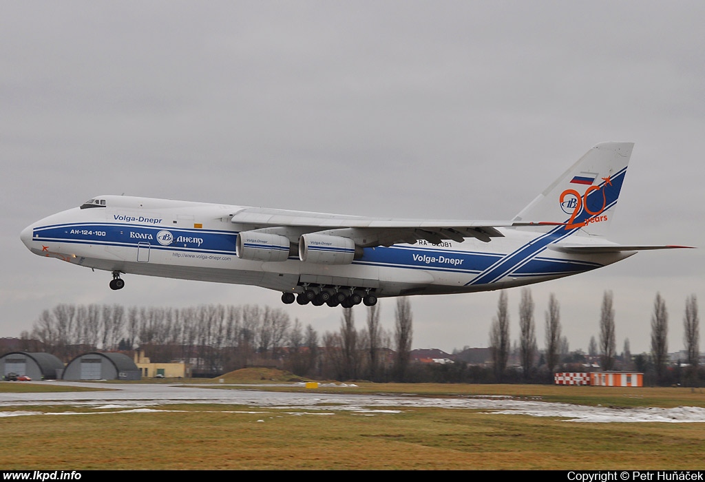 Volga-Dnepr Airlines – Antonov AN-124-100 RA-82081