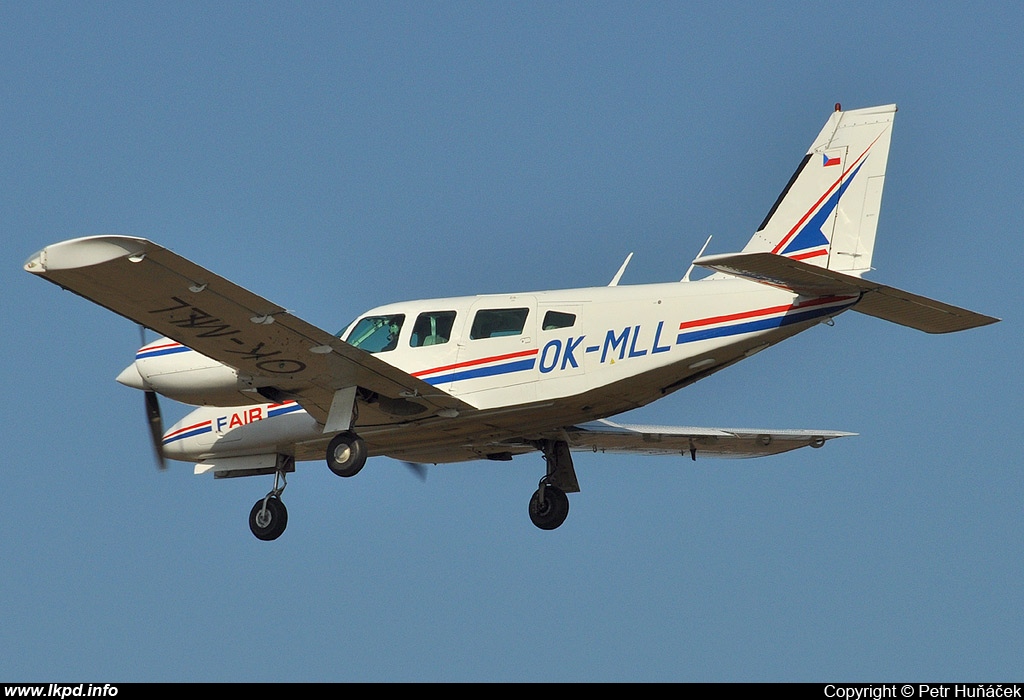 F-Air – Piper PA-34-200T Seneca II OK-MLL