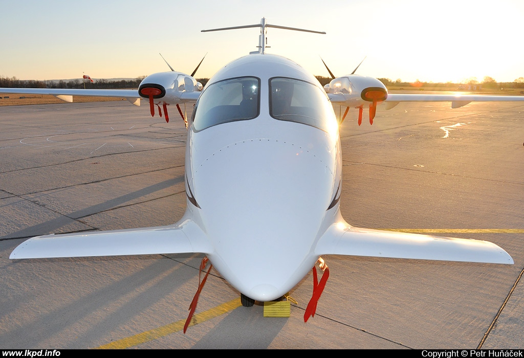 Icarus Aviation – Piaggio P-180 Avanti II OK-PIA