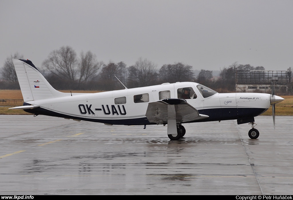 Sky Team Brno – Piper PA-32R-301T Saratoga II TC OK-UAU