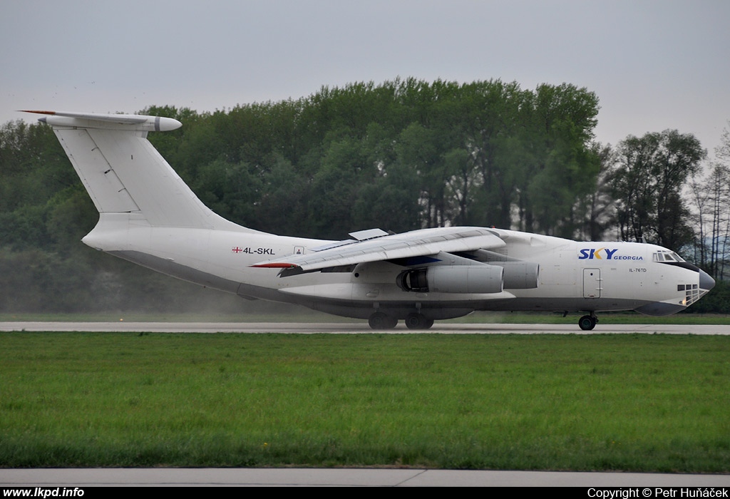 Sky Georgia – Iljuin IL-76TD 4L-SKL