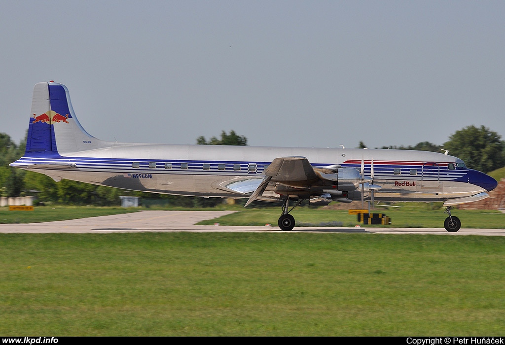 The Flying Bulls – Douglas DC-6B N996DM