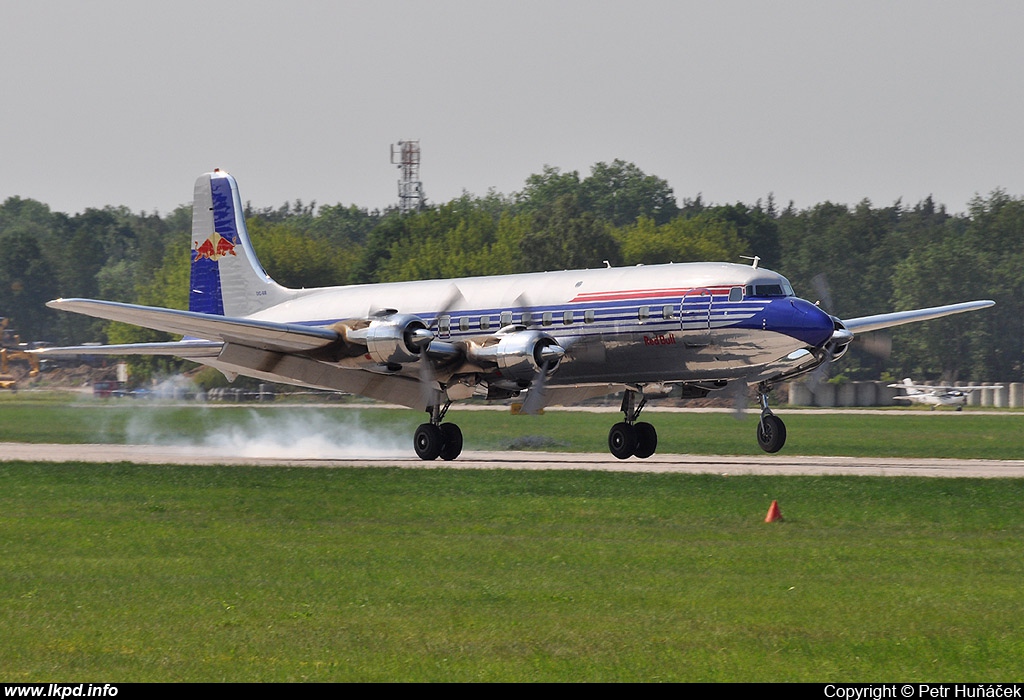 The Flying Bulls – Douglas DC-6B N996DM