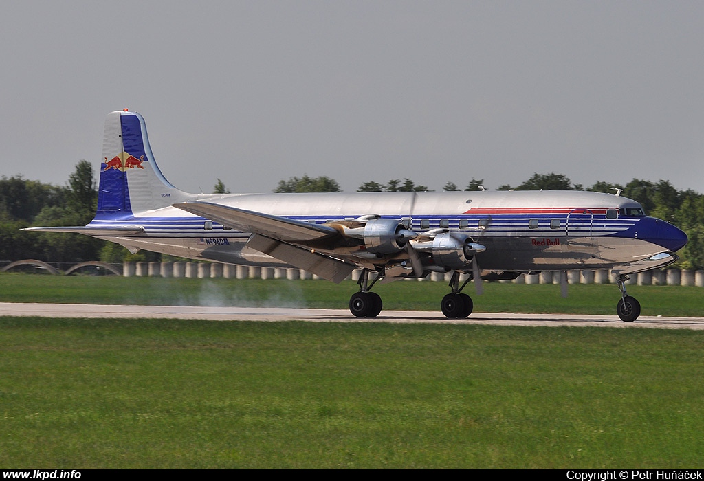 The Flying Bulls – Douglas DC-6B N996DM