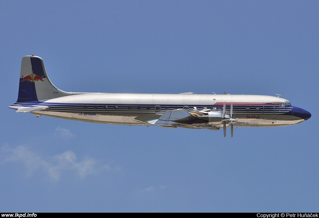 The Flying Bulls – Douglas DC-6B N996DM