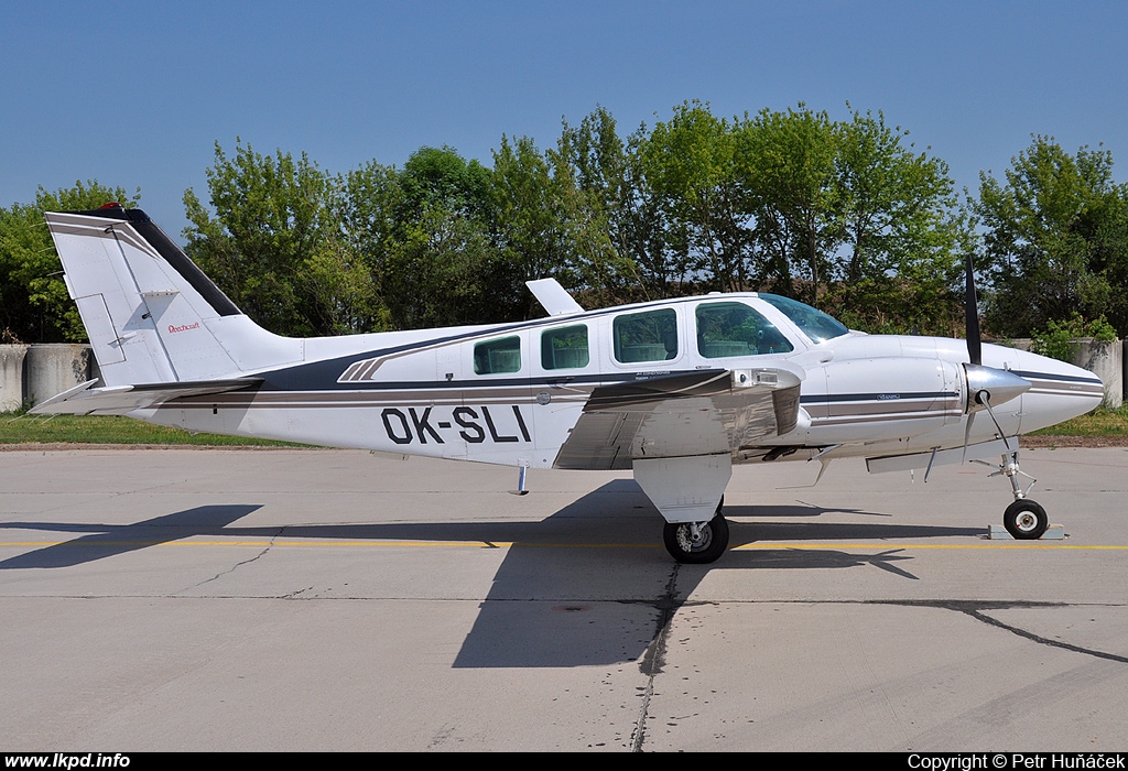 ad civilnho letectv – Beech 58 Baron OK-SLI