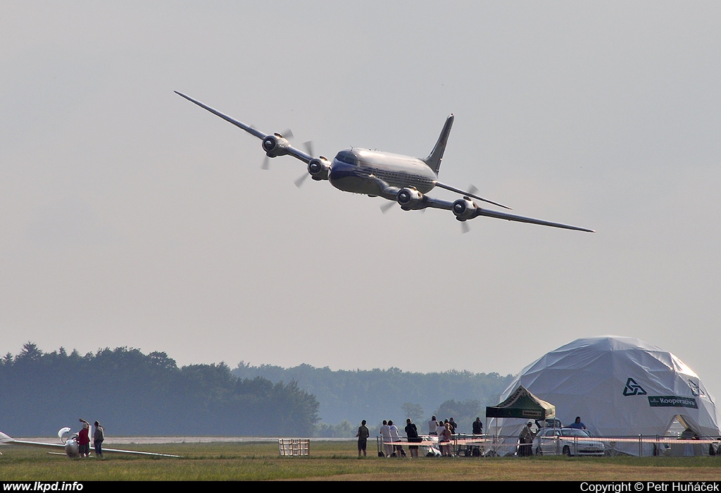 The Flying Bulls – Douglas DC-6B N996DM