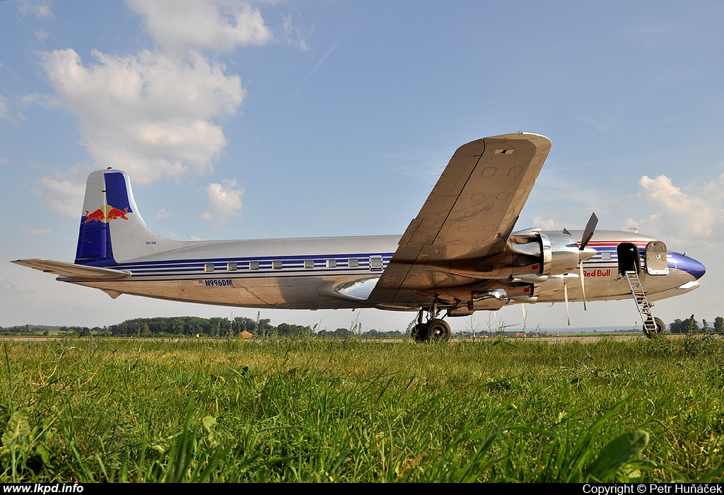 The Flying Bulls – Douglas DC-6B N996DM