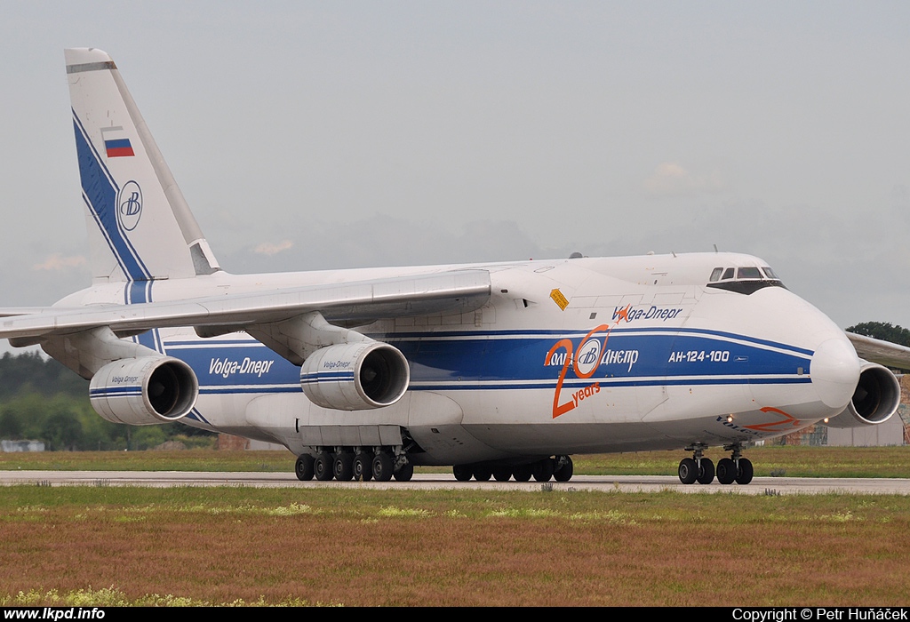 Volga-Dnepr Airlines – Antonov AN-124-100 RA-82042