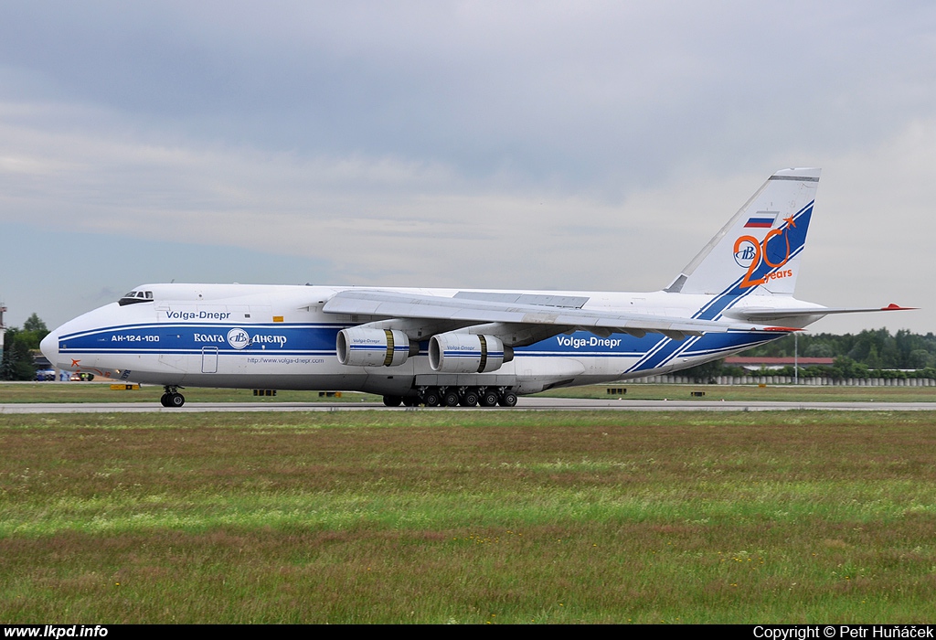 Volga-Dnepr Airlines – Antonov AN-124-100 RA-82042