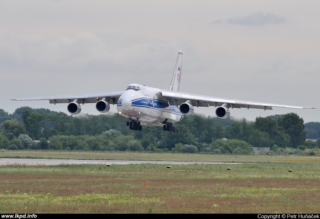 Volga-Dnepr Airlines – Antonov AN-124-100 RA-82042