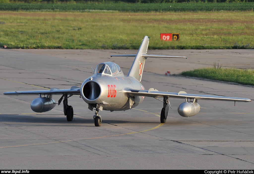 Polskie Orly – PZL - Mielec Lim-2 (MiG-15UTI)  SP-YNZ