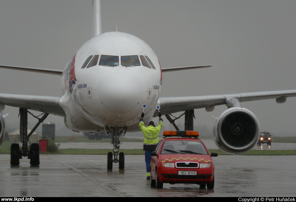 Travel Service – Airbus A320-231 SE-RJN