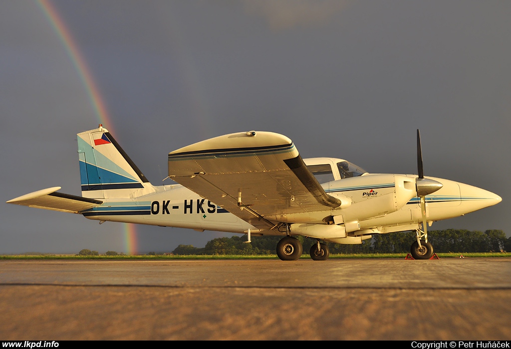 Queen Air – Piper PA-23-250 Aztec F OK-HKS