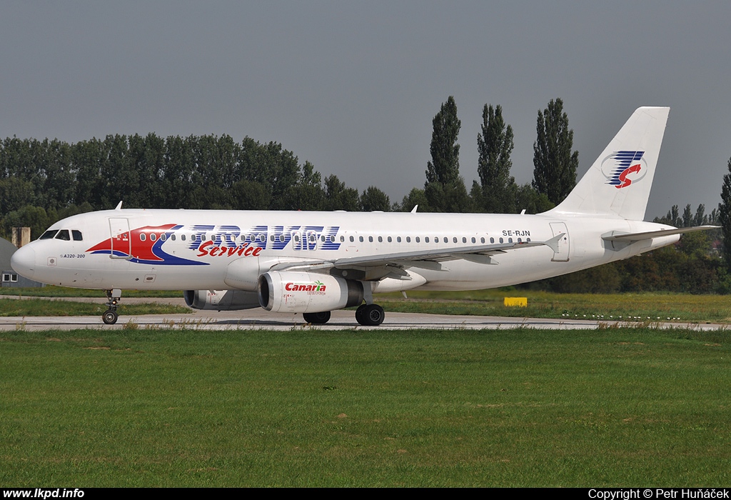 Travel Service – Airbus A320-231 SE-RJN