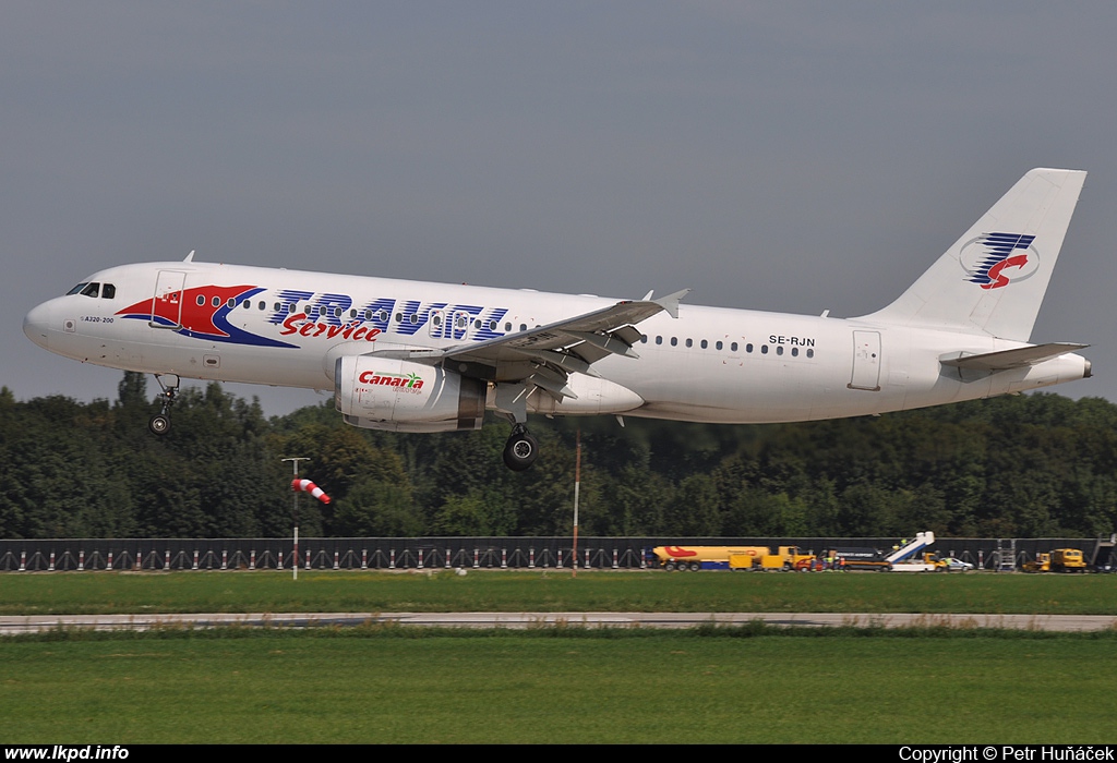 Travel Service – Airbus A320-231 SE-RJN