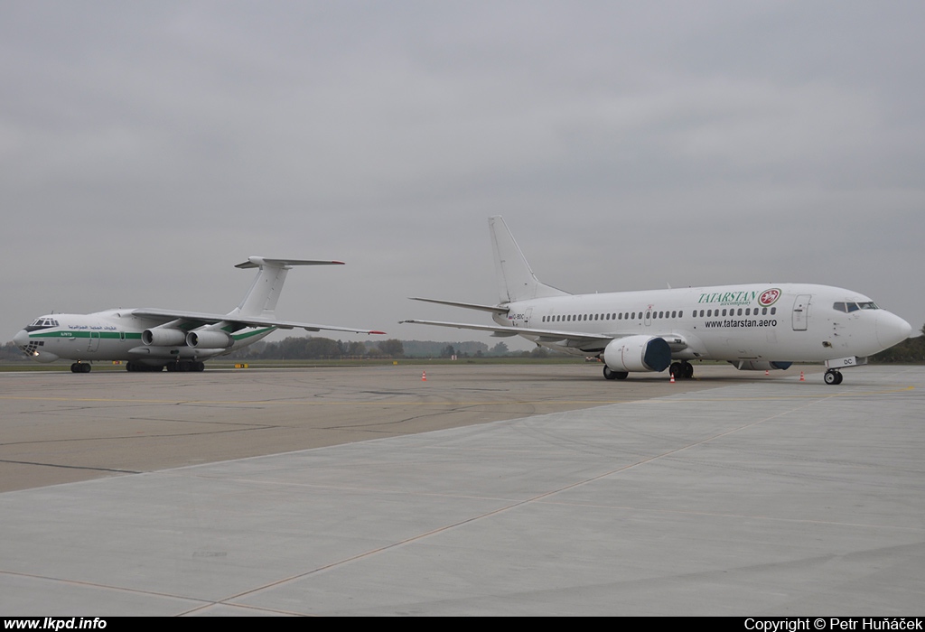 Tatarstan Airlines – Boeing B737-341 VQ-BDC