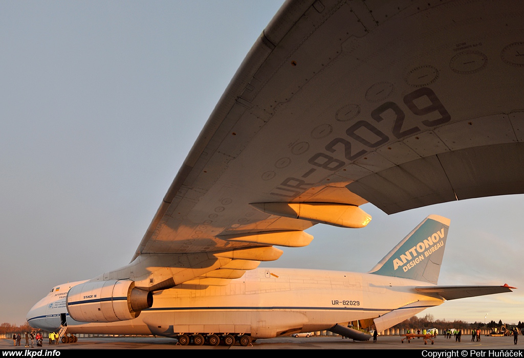 Antonov Design Bureau – Antonov AN-124-100 UR-82029