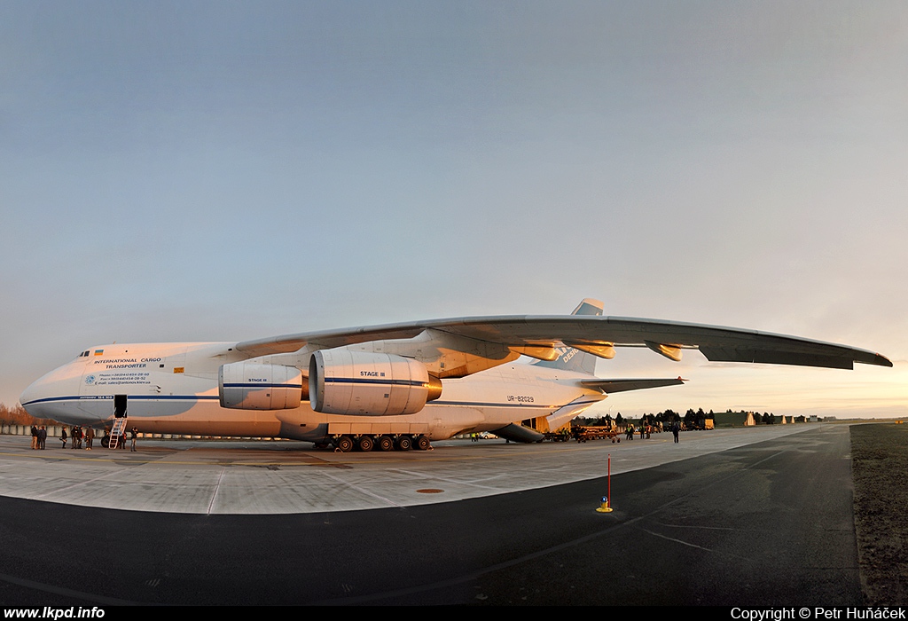 Antonov Design Bureau – Antonov AN-124-100 UR-82029