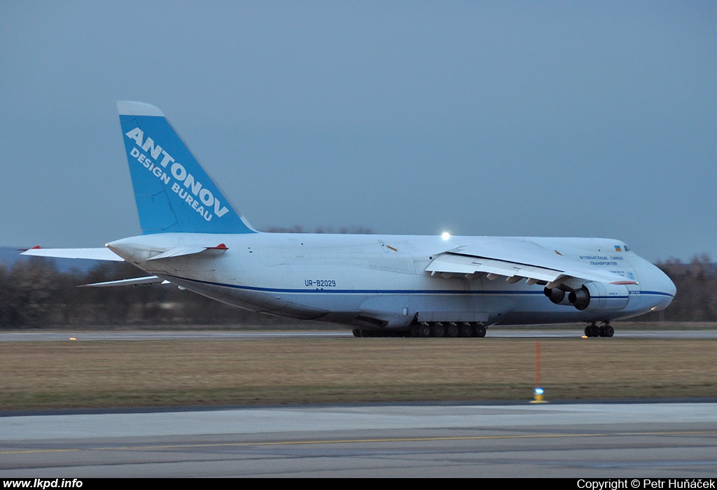 Antonov Design Bureau – Antonov AN-124-100 UR-82029