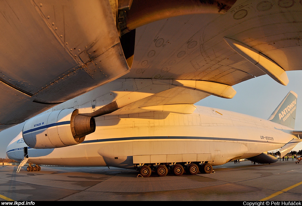 Antonov Design Bureau – Antonov AN-124-100 UR-82029