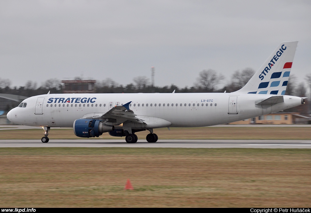 Strategic Airlines – Airbus A320-211 LX-STC