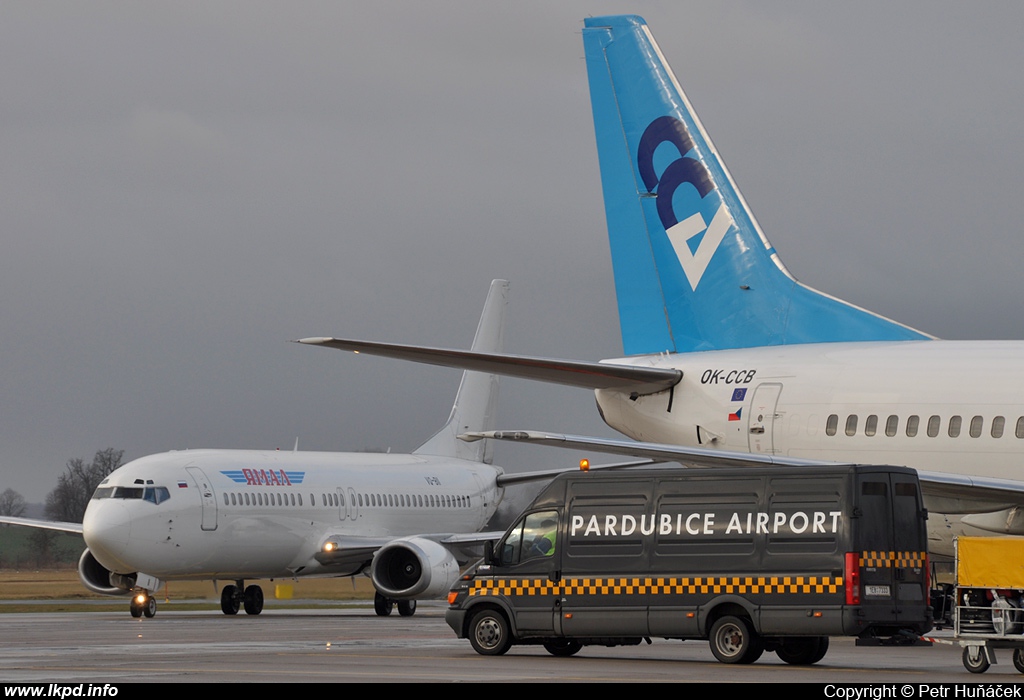 Yamal – Boeing B737-48E VQ-BII