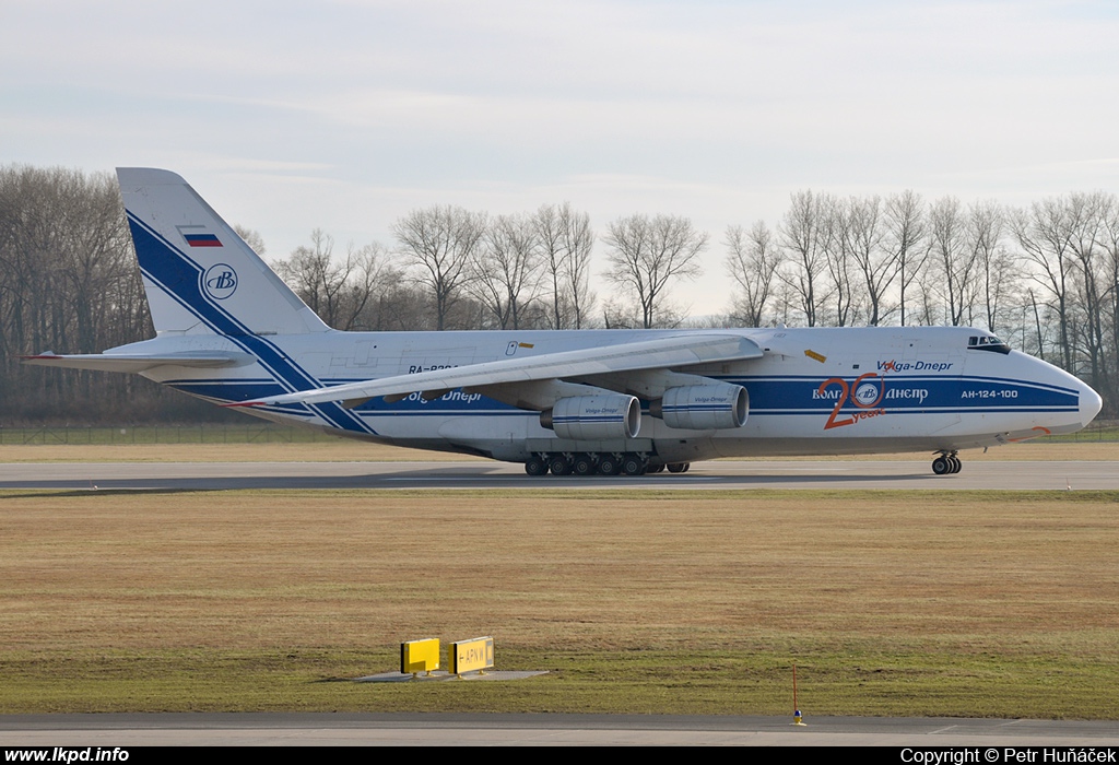 Volga-Dnepr Airlines – Antonov AN-124-100 RA-82044