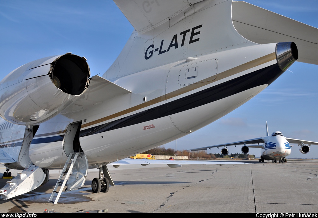 Hangar 8 – Dassault Aviation Falcon 2000EX G-LATE