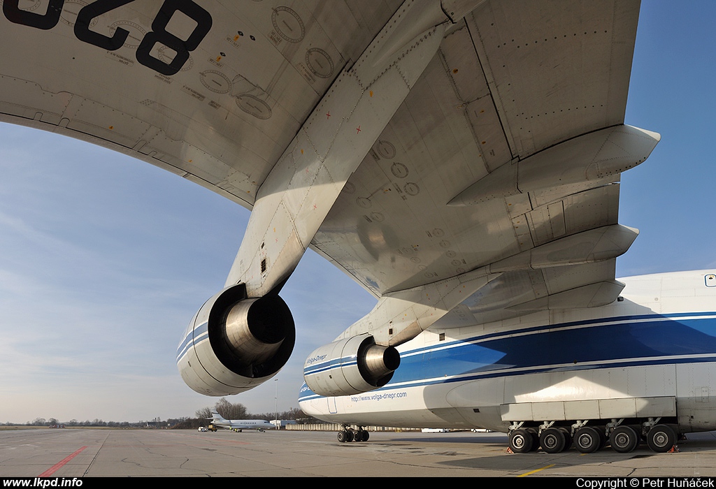 Volga-Dnepr Airlines – Antonov AN-124-100 RA-82081