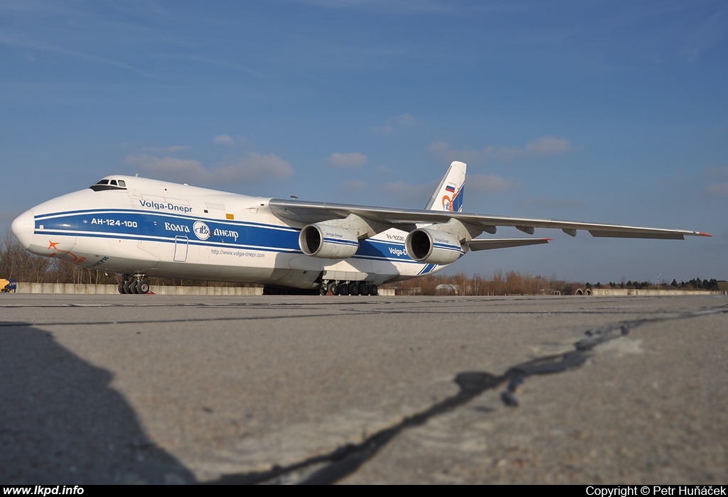 Volga-Dnepr Airlines – Antonov AN-124-100 RA-82081