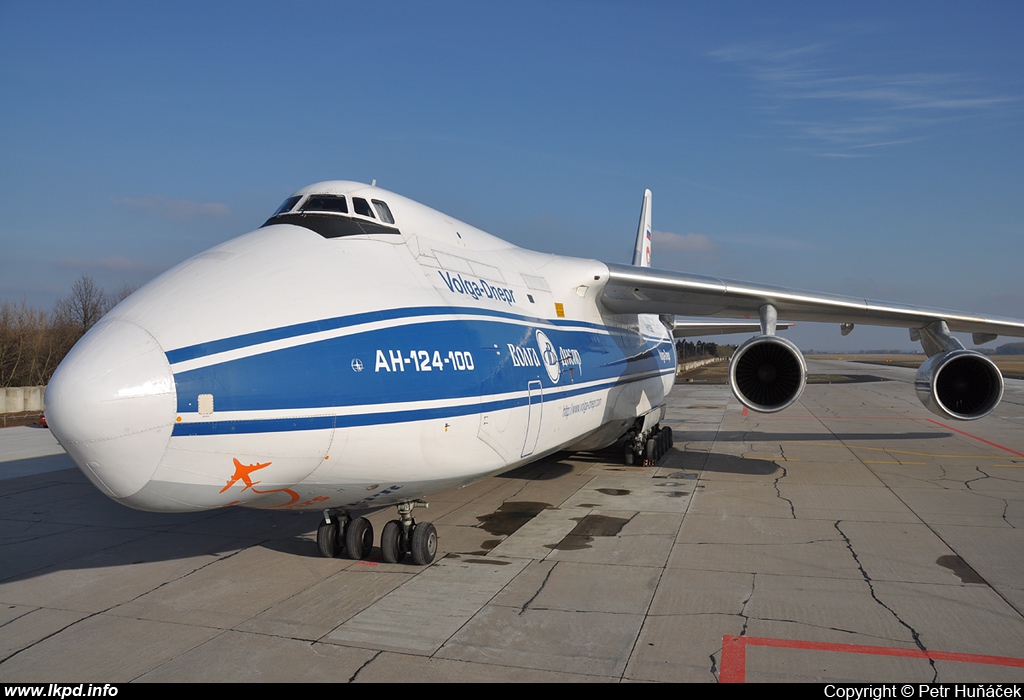 Volga-Dnepr Airlines – Antonov AN-124-100 RA-82081