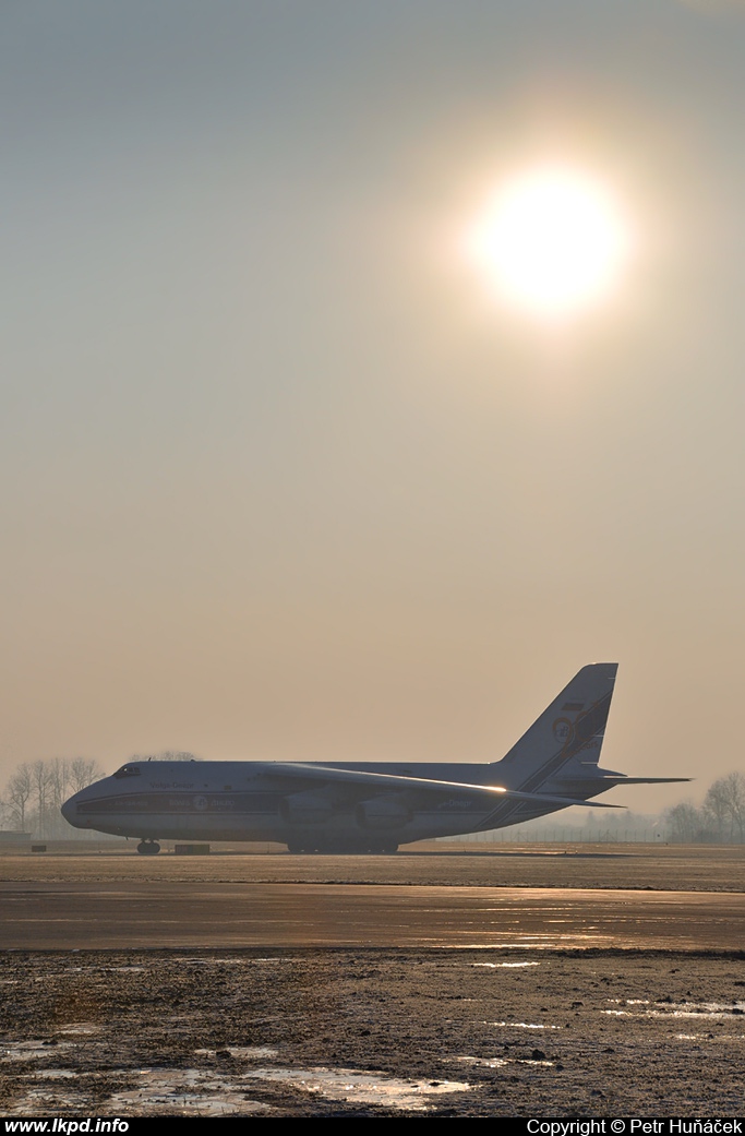 Volga-Dnepr Airlines – Antonov AN-124-100 RA-82081