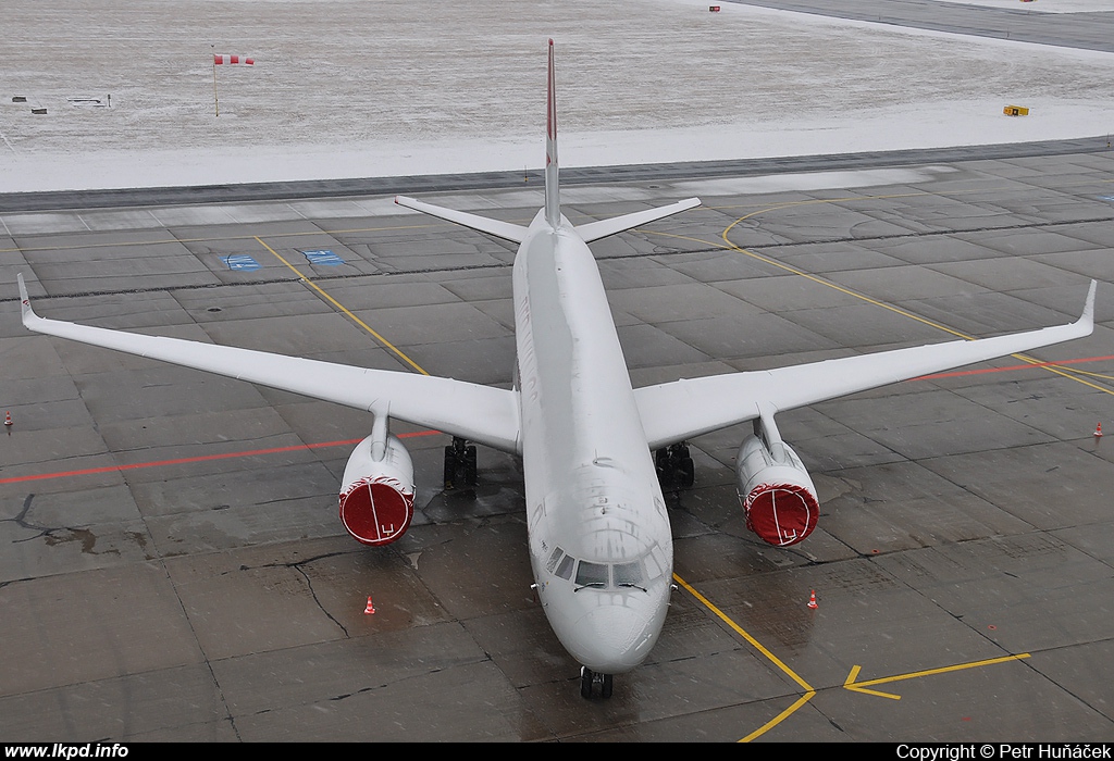 Red Wings – Tupolev TU-204-100V RA-64050