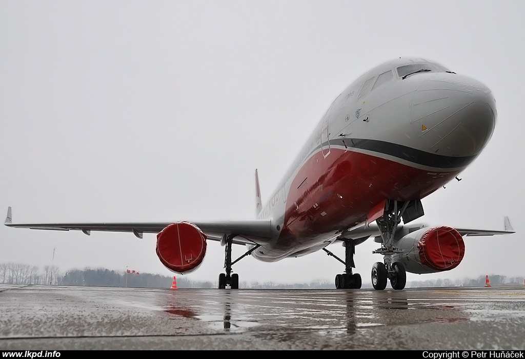 Red Wings – Tupolev TU-204-100V RA-64050