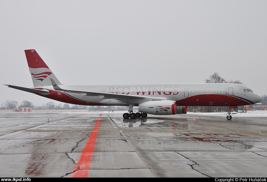 Red Wings – Tupolev TU-204-100V RA-64050