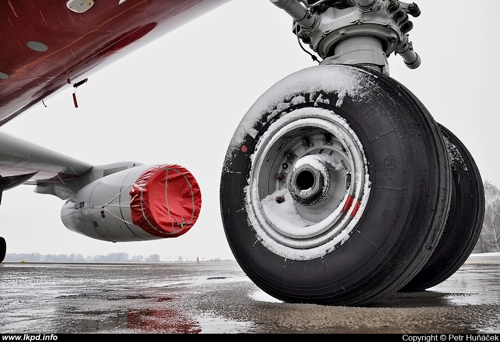 Red Wings – Tupolev TU-204-100V RA-64050