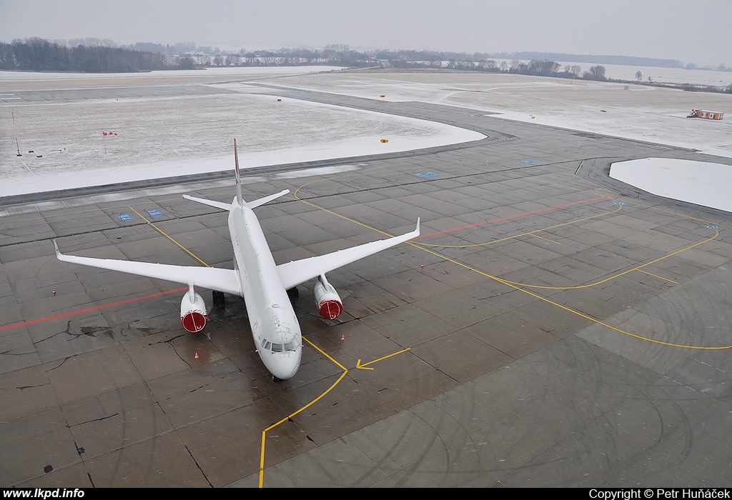 Red Wings – Tupolev TU-204-100V RA-64050