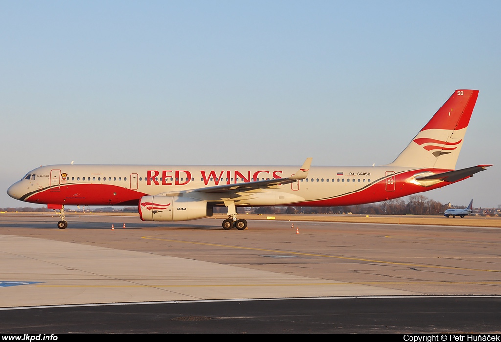 Red Wings – Tupolev TU-204-100V RA-64050