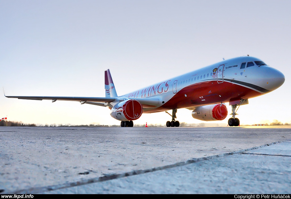 Red Wings – Tupolev TU-204-100V RA-64050