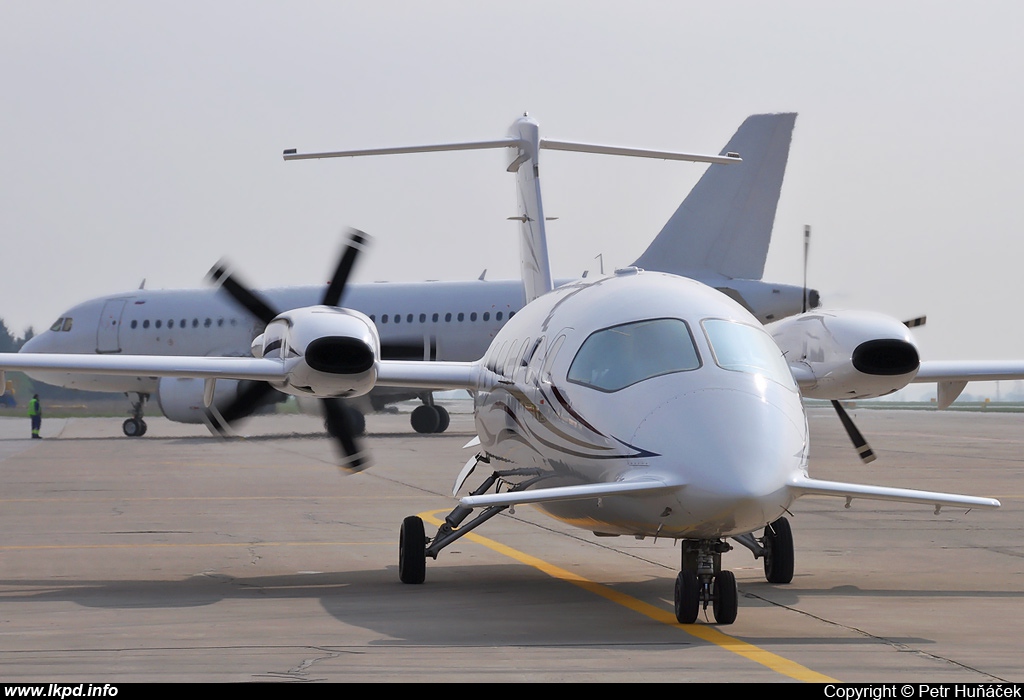 Icarus Aviation – Piaggio P-180 Avanti II OK-PIA