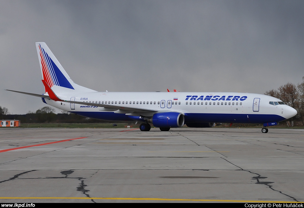 Transaero Airlines – Boeing B737-86J EI-RUA