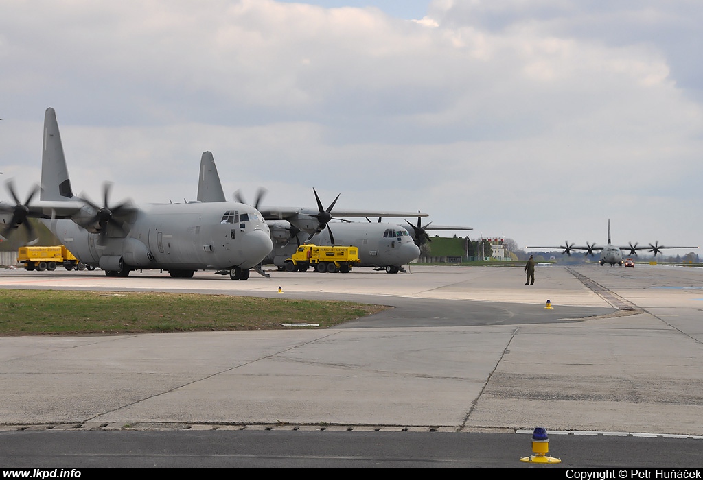 Italy Air Force – Lockheed C-130J-30 Hercules MM62190